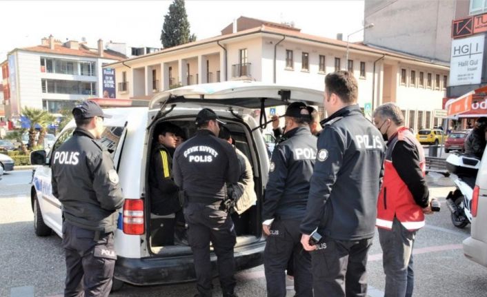 Bu yılın ilk 3,5 ayında 36 bin 344 düzensiz göçmen yakalandı, 2 bin 545 organizatöre adli işlem yapıldı