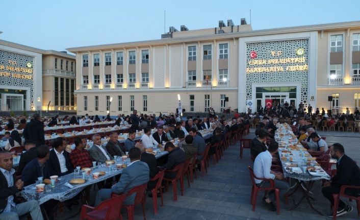 Cizre Kaymakamı Tunç, şehit, gazi ve yetim aileleriyle iftarda bir araya geldi