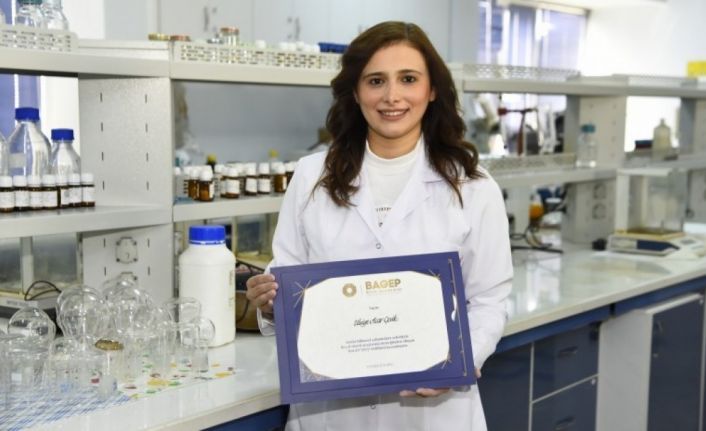 Doç. Dr. Ulviye Acar Çevik “Genç Bilim İnsanı” ödülüne layık görüldü