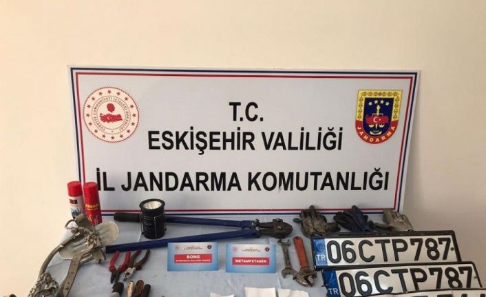 Dört ilçedeki 8 ayrı hırsızlığın şüphelisi 3 kişi yakalandı, 1’i tutuklandı