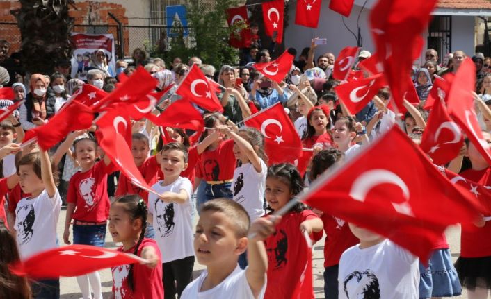 Edremit’te 23 Nisan coşkuyla kutlandı