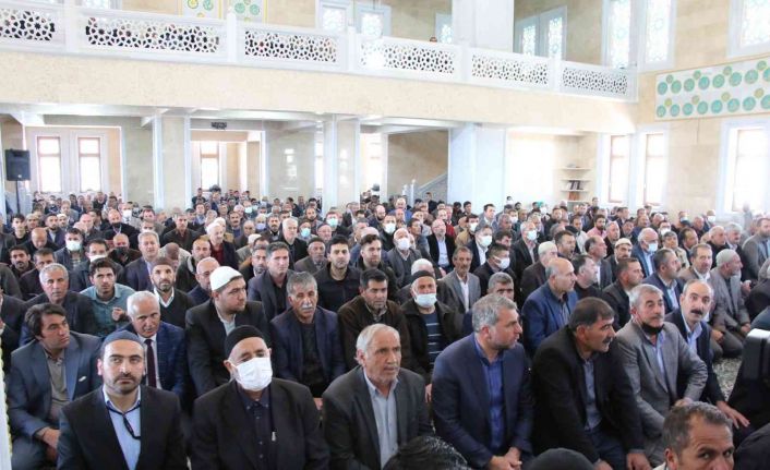 Erciş’te Arvasi Hz. Hamza Camii’nin açılışı büyük katılım ve dualarla yapıldı