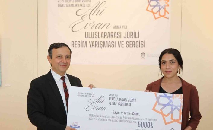 ERÜ’de “Ahi Evran Anma Yılı Uluslararası Jürili Resim Yarışması” ödülleri sahiplerine verildi