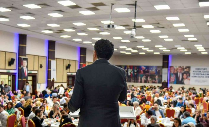 Esenyurt Belediye Başkanı Kemal Deniz Bozkurt eğitimcilerle; “Size minnettarız”