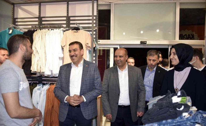 Eski Bakan Tüfenkci: ’Ramazan aynı zamanda helalleşme, kucaklaşma ve bağlarımızı kuvvetlendirme ayı olacak’’