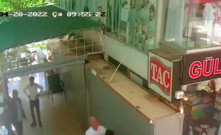 Esnaf genci önce sözle taciz, sonra annesinin yanında demir sopalarla hastanelik ettiler