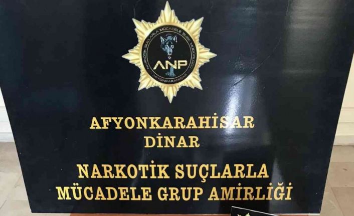 Eve yapılan baskında esrar ve 4 bin 635 TL para ele geçirildi