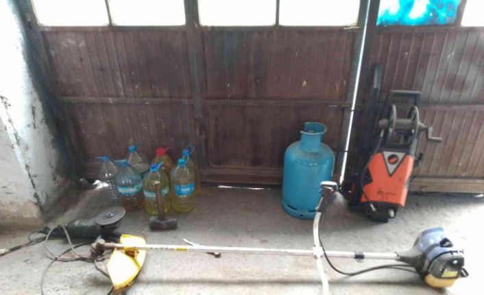 Girdikleri evde çelik kasadan altın ve paraları çalın 4 şüpheli tutuklandı