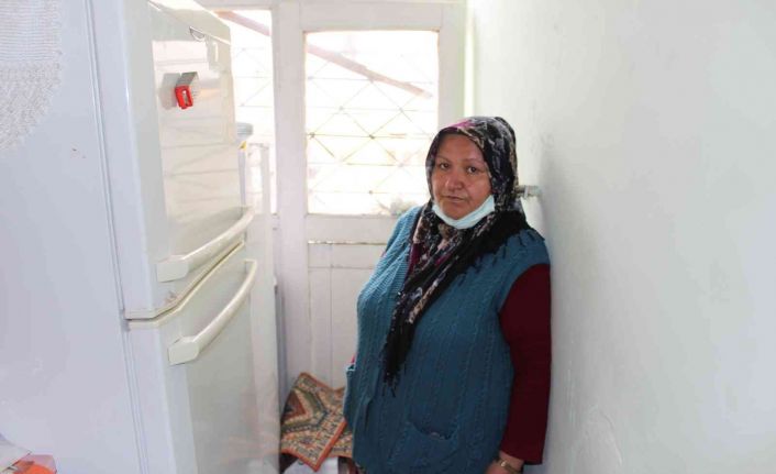 İçerisinde yaşadığı ev tadilata alındı, yaşlı kadın başını sokacak ev arıyor
