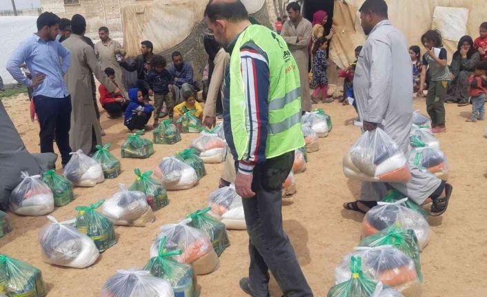 İhtiyaç sahibi bin 100 aileye et, patates ve gıda malzemesi dağıtıldı