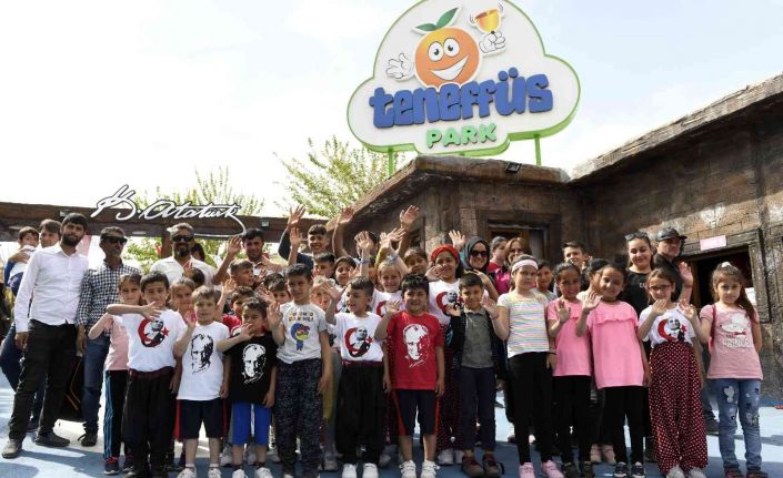 İlk defa Antalya’yı ve denizi gören Gündoğmuşlu çocuklar doyasıya eğlendi