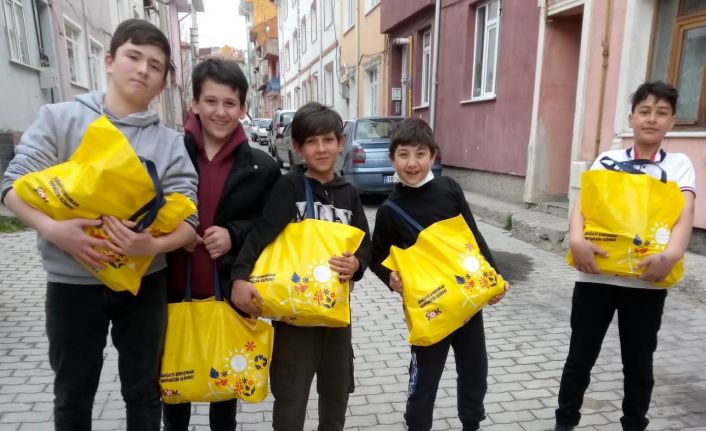 İmam Hatip Lisesi öğretmen ve öğrencilerinden örnek davranış