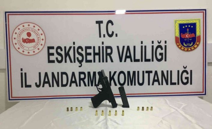İnşaatta atış talimi yapan şahsı jandarma ekipleri yakaladı