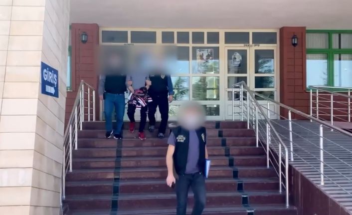 Isparta’da bir evden yarım milyon liralık hırsızlık yapan 3 kişi tutuklandı