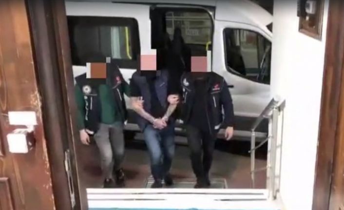 İzmir’de zehir baskını: Yaklaşık 175 bin adet sentetik hap ele geçirildi