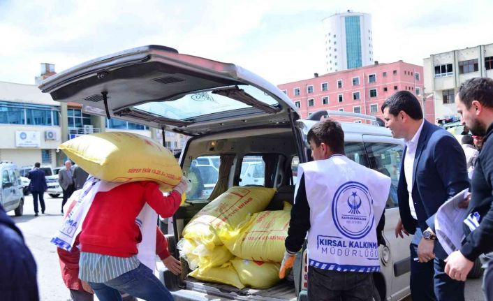 Kahramankazan Belediyesi’nden çiftçilere önce ayçiçeği tohumu şimdi de gübre desteği