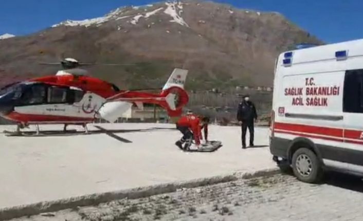 Kalp hastası vatandaş ambulans helikopterle hastaneye kaldırıldı