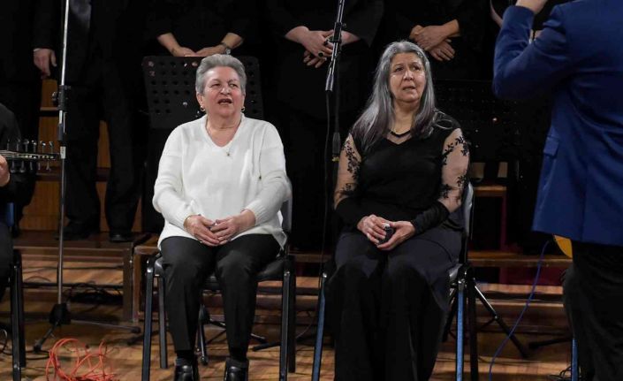 Kanseri yenen koro, hastalıkla mücadele edenlere ilaç oluyor