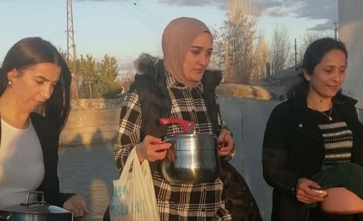 Kars’ta AK kadınlar iftarda mahalle başkanlarıyla buluşuyor