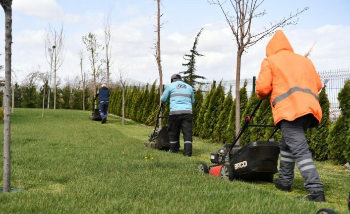 Kayseri OSB Şehitler Parkı’ndaki çağlayanları temizledi, su verdi
