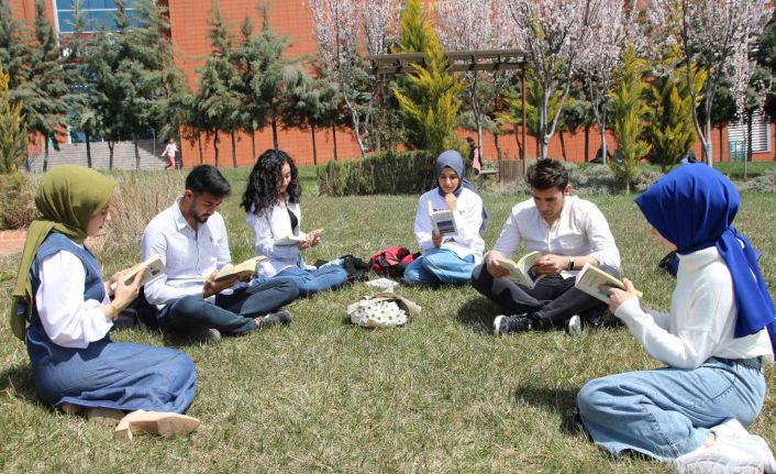 Kilis’te Kitap yakmanın tarihi anlatıldı