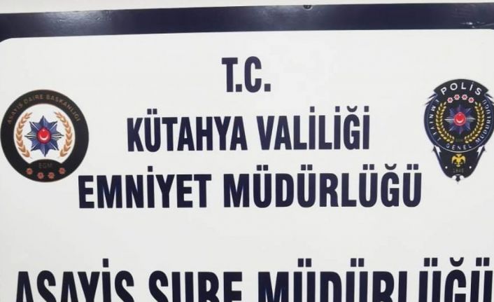 Kütahya’da ruhsatı olmayan, sigara içilen ve ruhsatsız tabanca bulunan işyeri kapatıldı