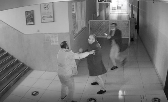 Lisede dehşet saçan öğretmen eşine 5 yıl 11 ay hapis cezası