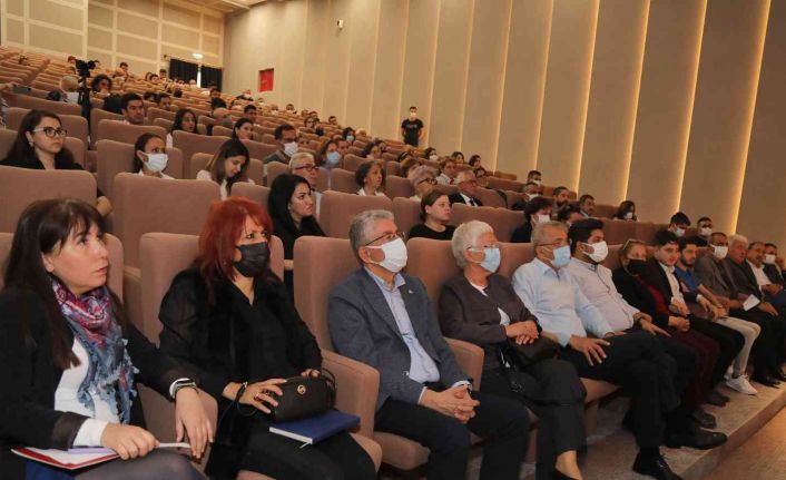 Mezitli Belediyesi çalışanlarına metaverse semineri