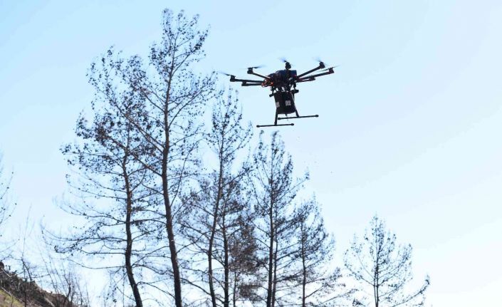 Muratpaşa, Manavgat’ta drone ile 15 kilogram tohum attı