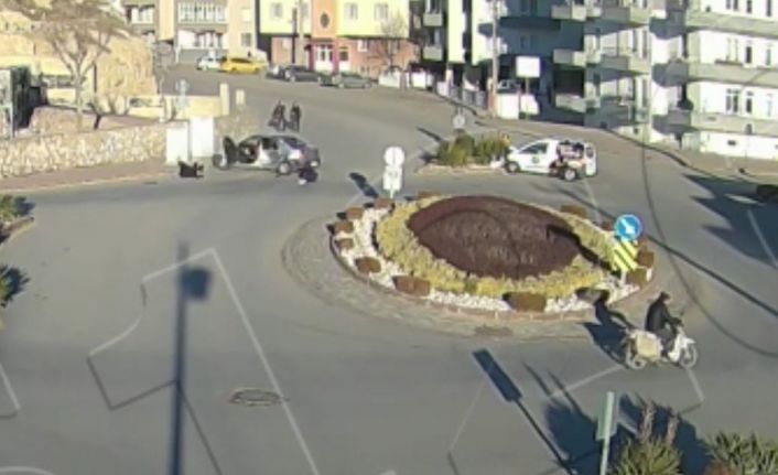 Niğde’de 2 kişi kaza sırasında araçtan böyle fırladı