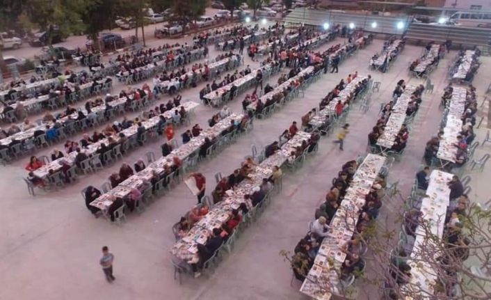 Nüfusu 11 bin olan ilçede bin kişi iftar yemeğinde bir araya geldi