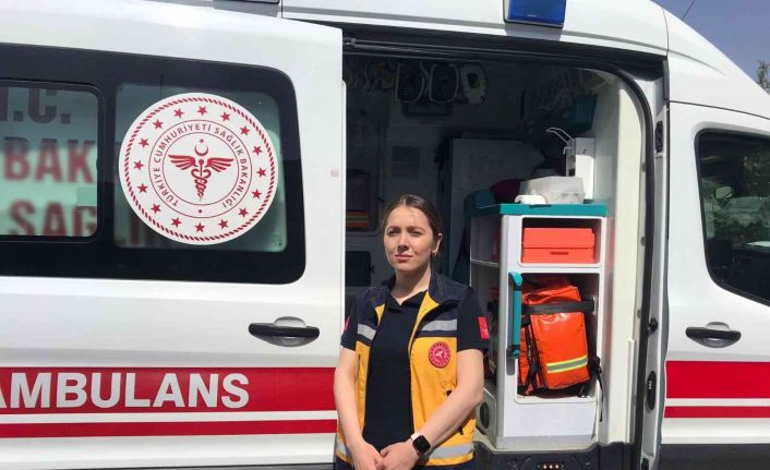 Pendik’te terk edilen bebeğe sütannelik yapan sağlıkçı: “Kendim de 14 aylık bir kız bebek annesiyim. Bu sebepten bebeği aldım ve emzirdim”