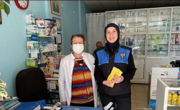 Polis ekipleri mahallelerde bilgilendirici broşür dağıttı