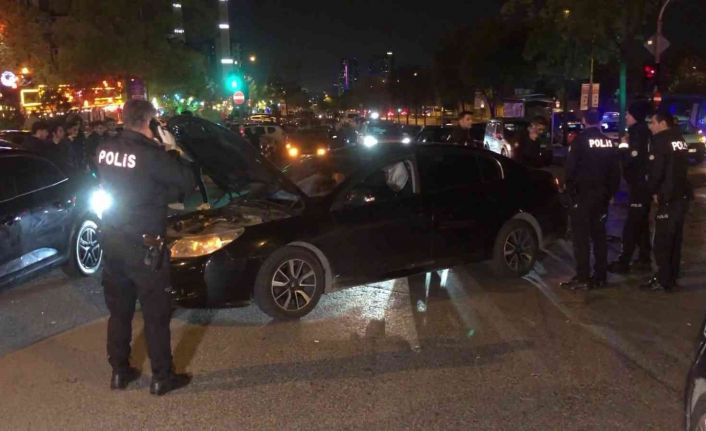 Polisten kaçan sürücü kaza yapınca yakalandı, kazada 2 kişi yaralandı