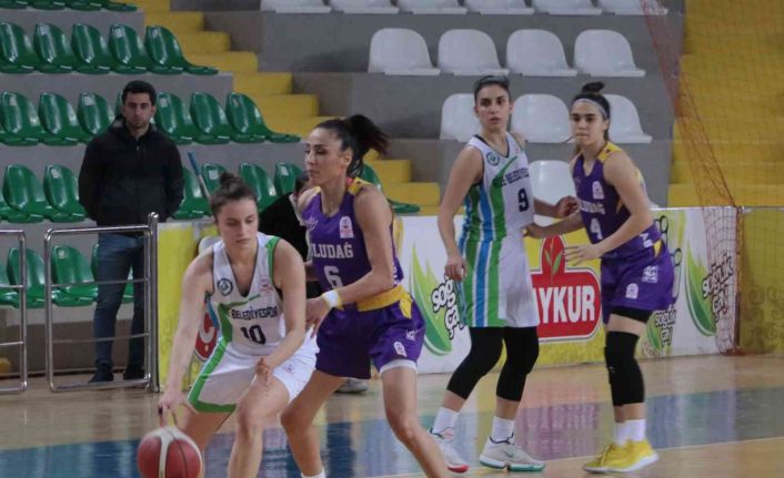 Rize Belediyespor Kadın Basketbol Takımı play-off yarı finaline yükseldi