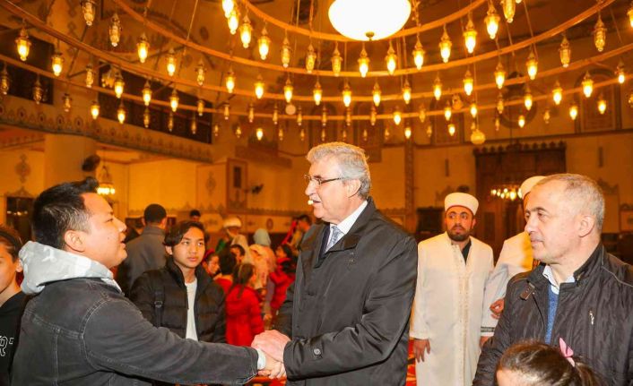 Sakarya Büyükşehir bin kişiye sofra kurdu