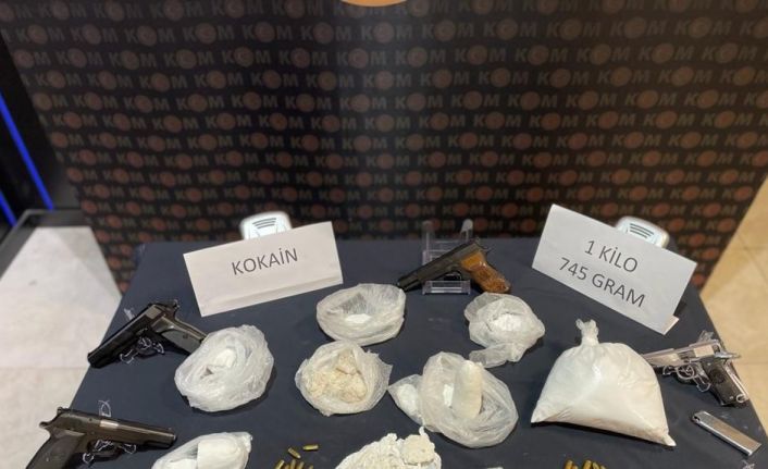 Silah ve uyuşturucu ticaretinin yanı sıra fuhuş da yaptıran suç çetesi çökertildi: 17 gözaltı