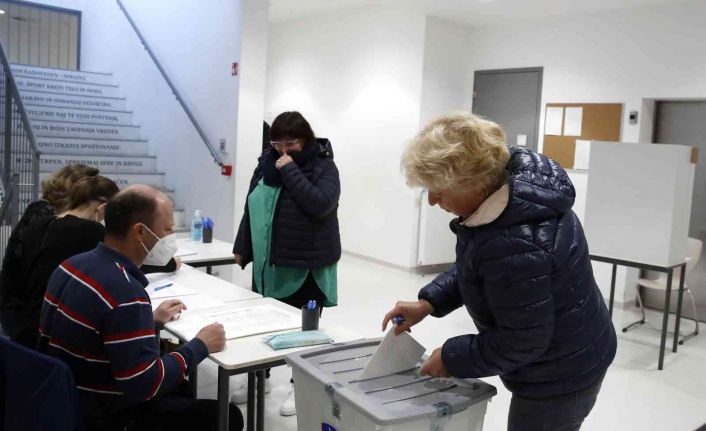 Slovenya’da resmi olmayan sonuçlara göre liberaller seçimi önde götürüyor