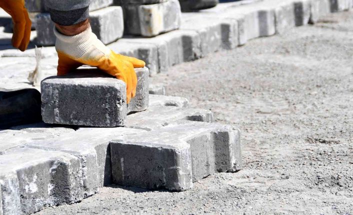 Söke Belediyesi son 3 yılda 300 bin metrekare parke yol yaptı