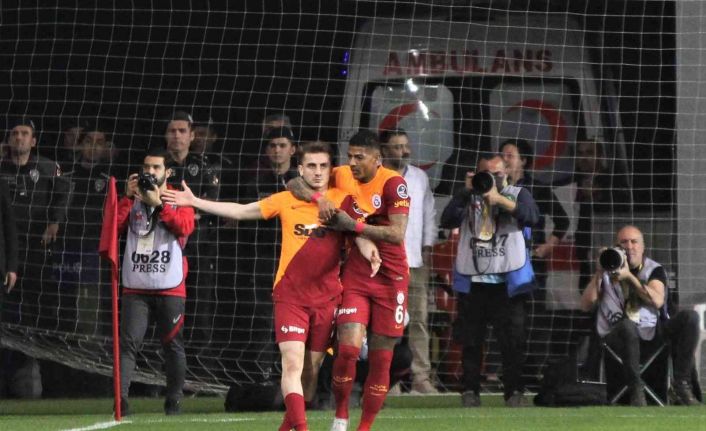 Spor Toto Süper Lig: Altay: 0 - Galatasaray: 1 (Maç devam ediyor)