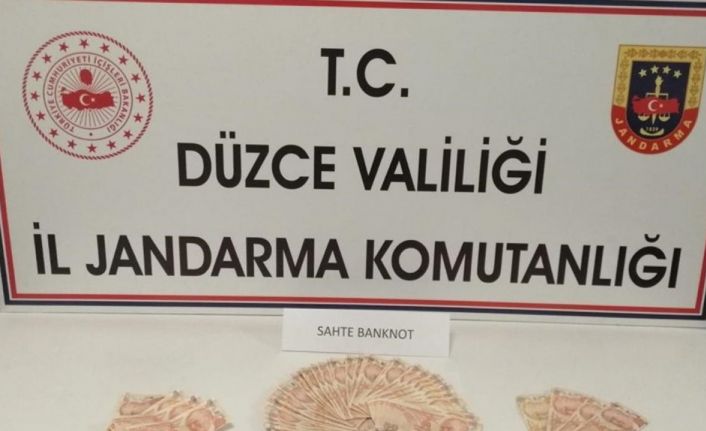 Şüphe üzerine durdurulan araçtan 3 bin 150 lira sahte para çıktı