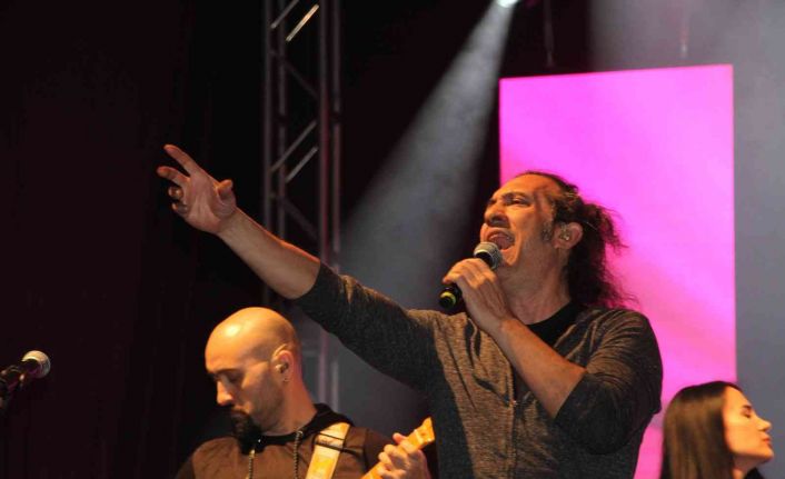 Türk Polis teşkilatının 177. yıldönümünde ünlü sanatçı Kıraç Batman’da konser verdi