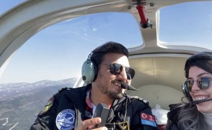 Uçak kazasında ölen pilotun, sevgilisine uçak içerisinde evlilik teklifi ettiği anlar ortaya çıktı
