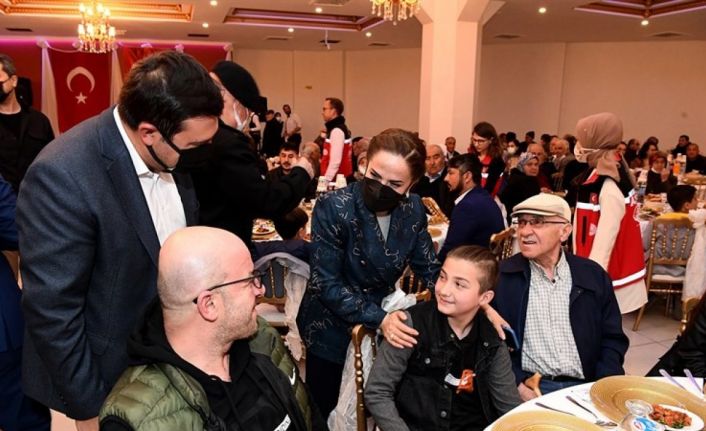 Uşak protokolü şehit aileleri ve gazilerle iftarda bir araya geldi