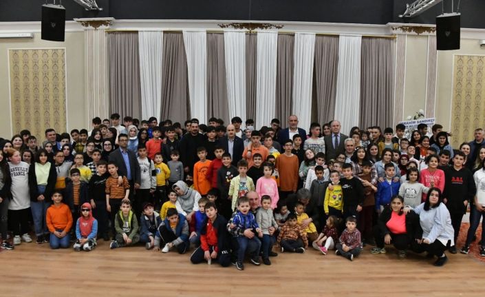 Vali Dağlı: "Devletimize emanet olan yavrularımızı kendi çocuklarımızdan ayrı tutmuyoruz"