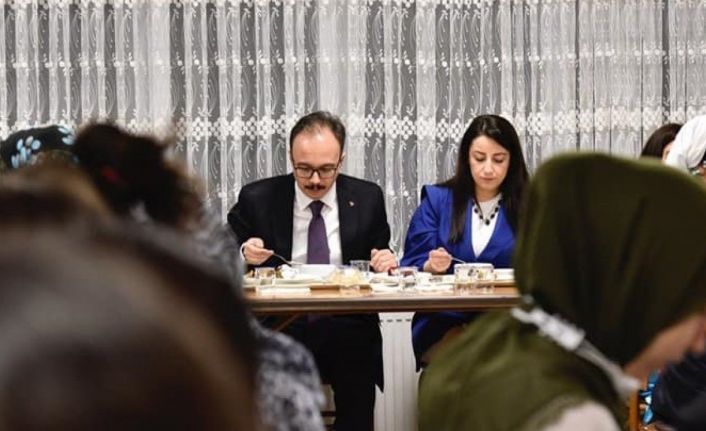 Vali Kızılkaya koruma altındaki çocuklarla iftar yemeğinde buluştu