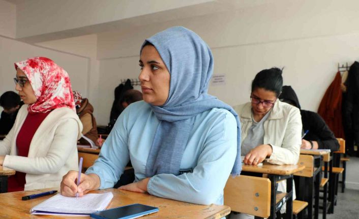 Yabancılık çekmemek için Türkçe öğreniyorlar