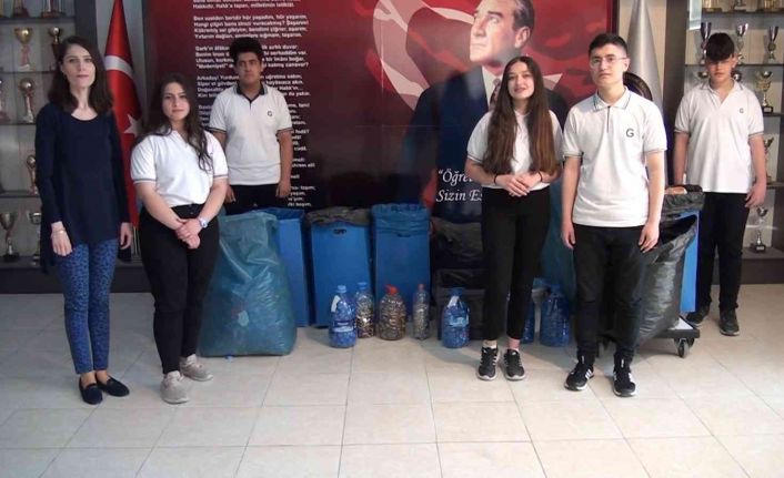 3 ayda 50 bin adet pil ve 30 bin adet mavi kapak topladılar