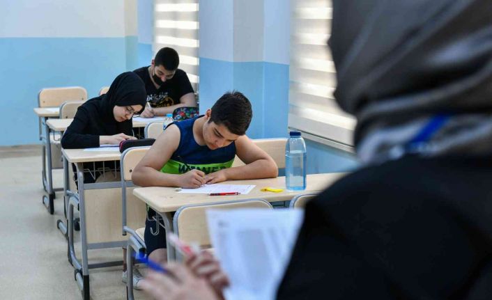 ABB’nin öğrenci dostu uygulaması başladı: LGS ve YKS deneme sınavlarına yoğun ilgi