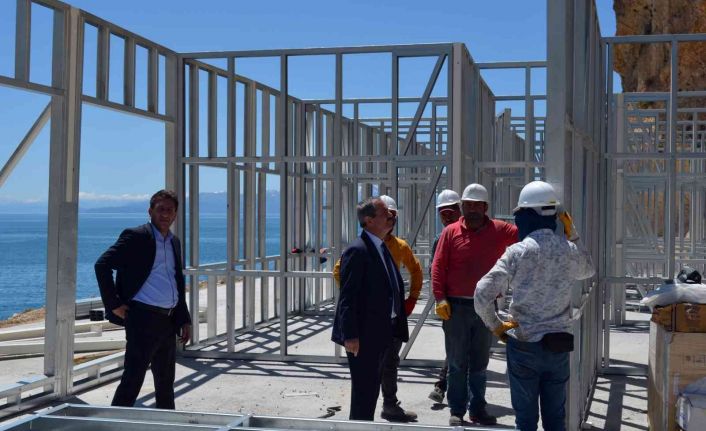 Adilcevaz’daki ‘Su Sporları Merkezi ve Dalış Okulu’ inşaatı hızla yükseliyor